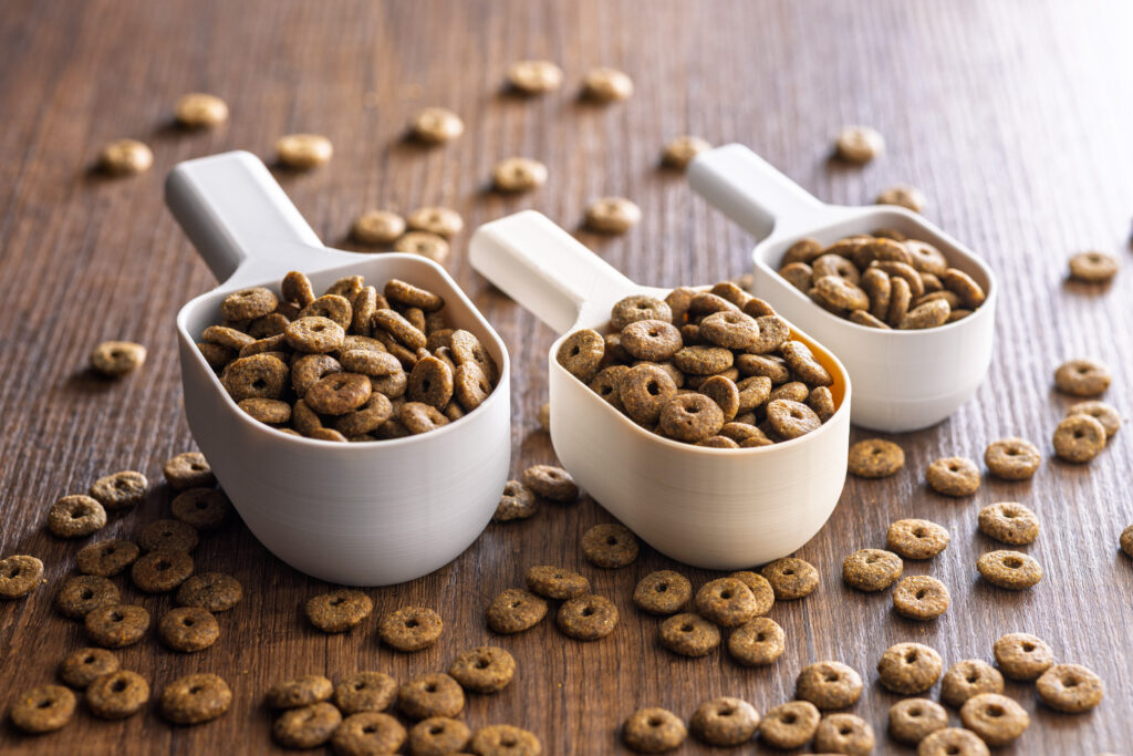 Sprzedaż karmy pod marką własną – jak to zrobić? 2 sucha karma dla psa